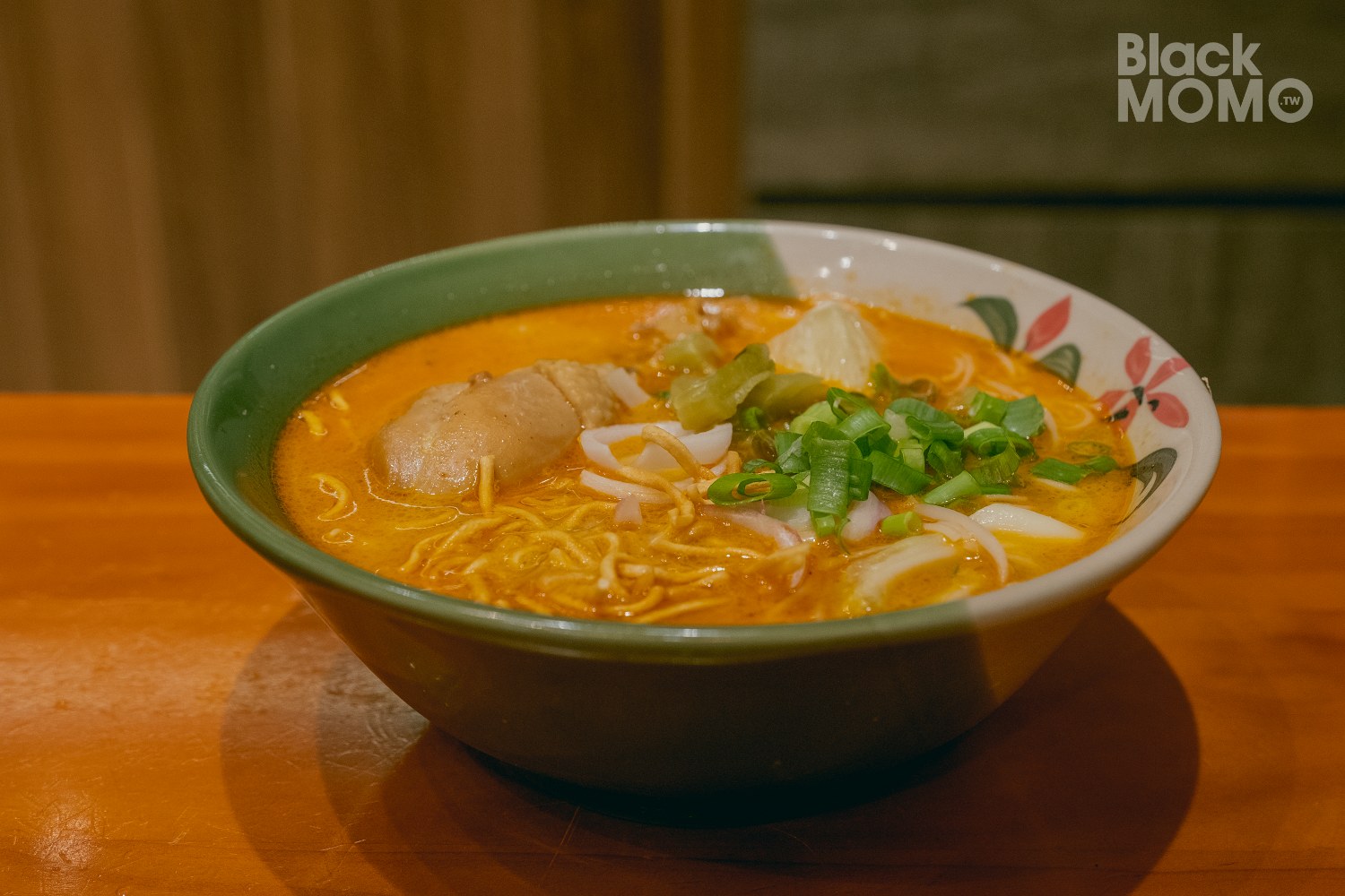 平鎮|小正泰泰北小食・忠貞市場旁平價泰北小吃,最愛帕泰配泰奶 小正泰泰北小食