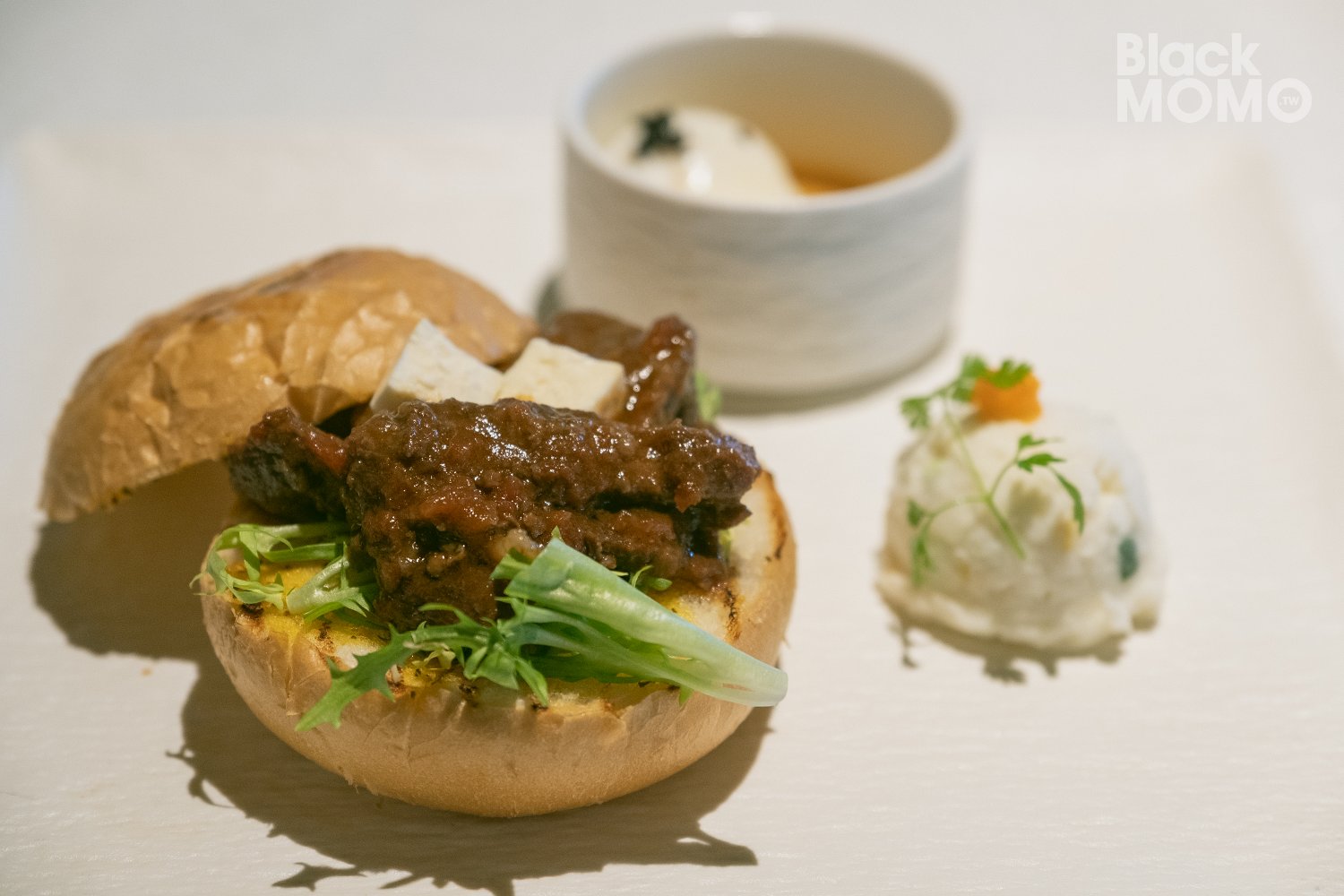 台南|綉溪安平飯店・住進古堡街的慢步調,徜徉在沉浸式空間裡 綉溪安平飯店