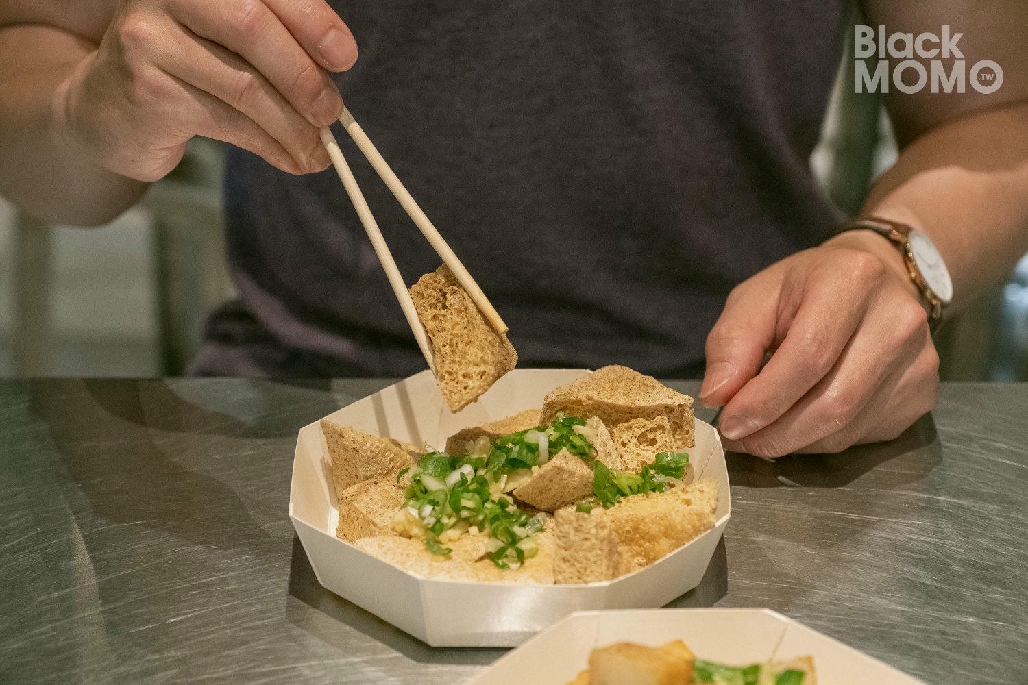 北港|庄內的願望酥脆臭豆腐・人氣臭豆腐與炸豆包,晚來吃不到 庄內的願望臭豆腐