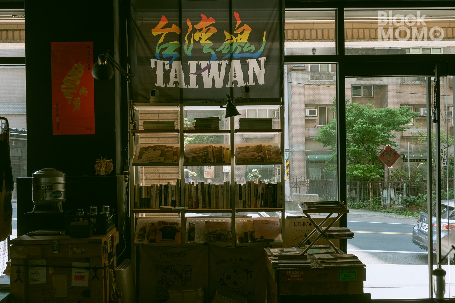 桃園|WEBBERHOOD COFFEE・喝杯咖啡的時間,幻想在城市裡露營 WEBBERHOOD COFFEE