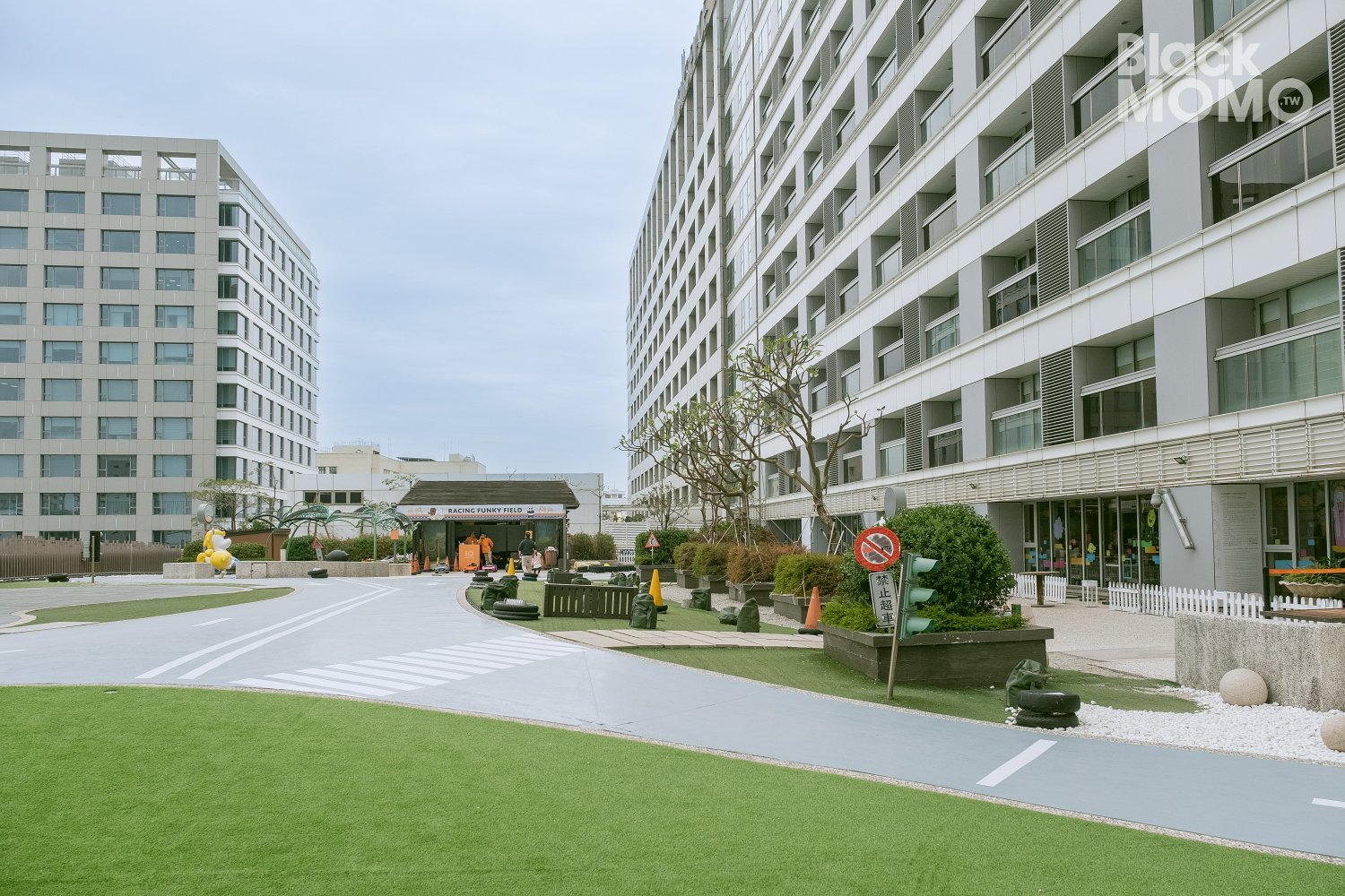 和逸飯店台南西門館|住進城市裡的遊樂園,電動車開到捨不得回家 和逸飯店台南西門館
