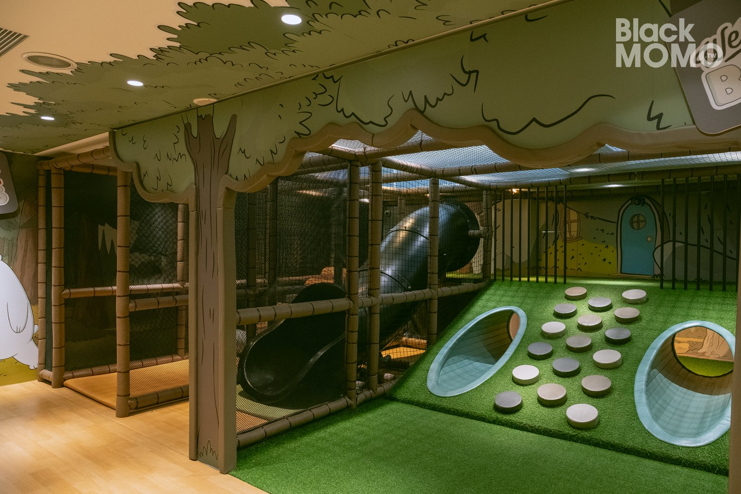 和逸飯店台南西門館|住進城市裡的遊樂園,電動車開到捨不得回家 和逸飯店台南西門館