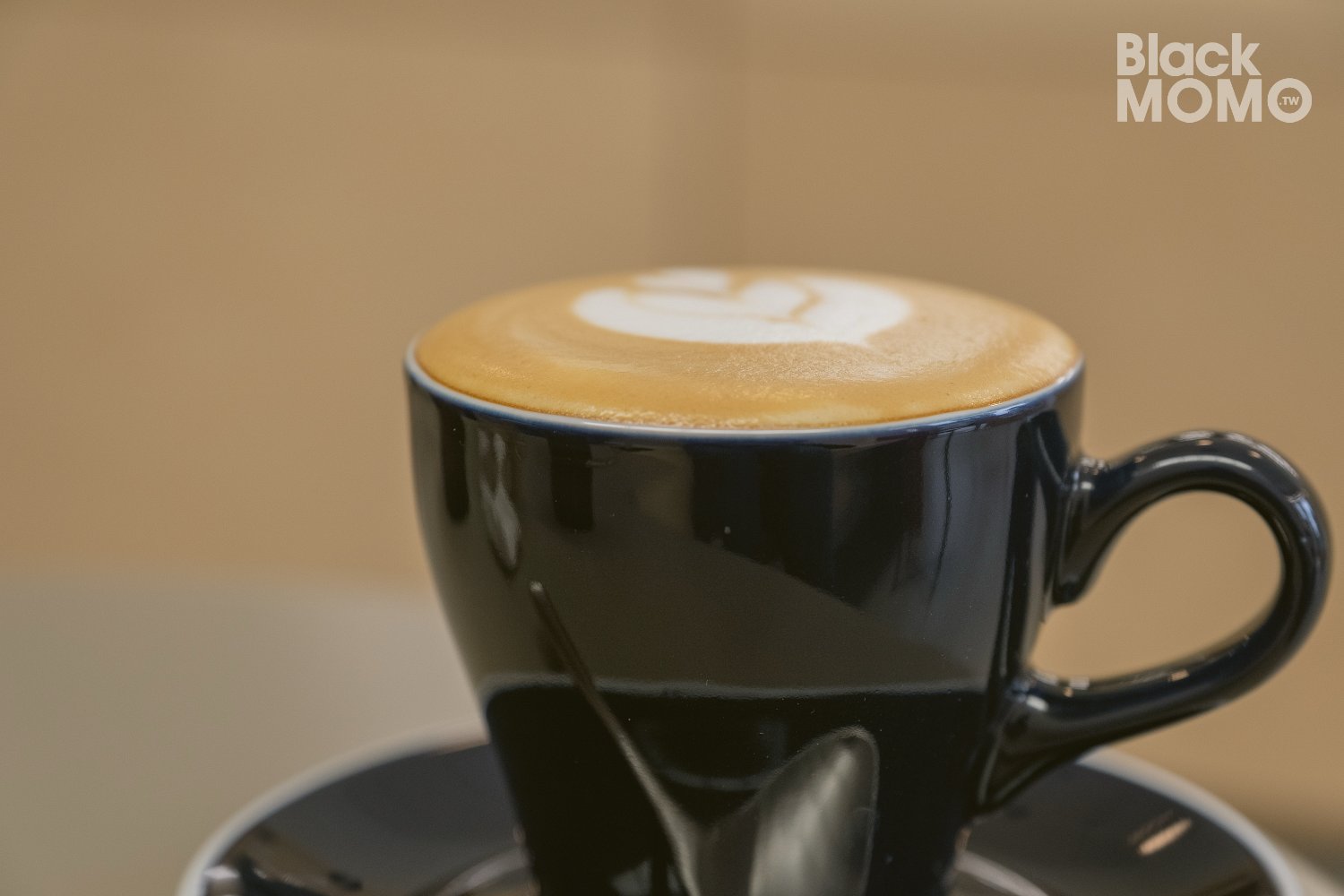 青埔|THE WORKS COFFEE・極簡澳式咖啡館,早晨八點就有好咖啡等你 THE WORKS COFFEE