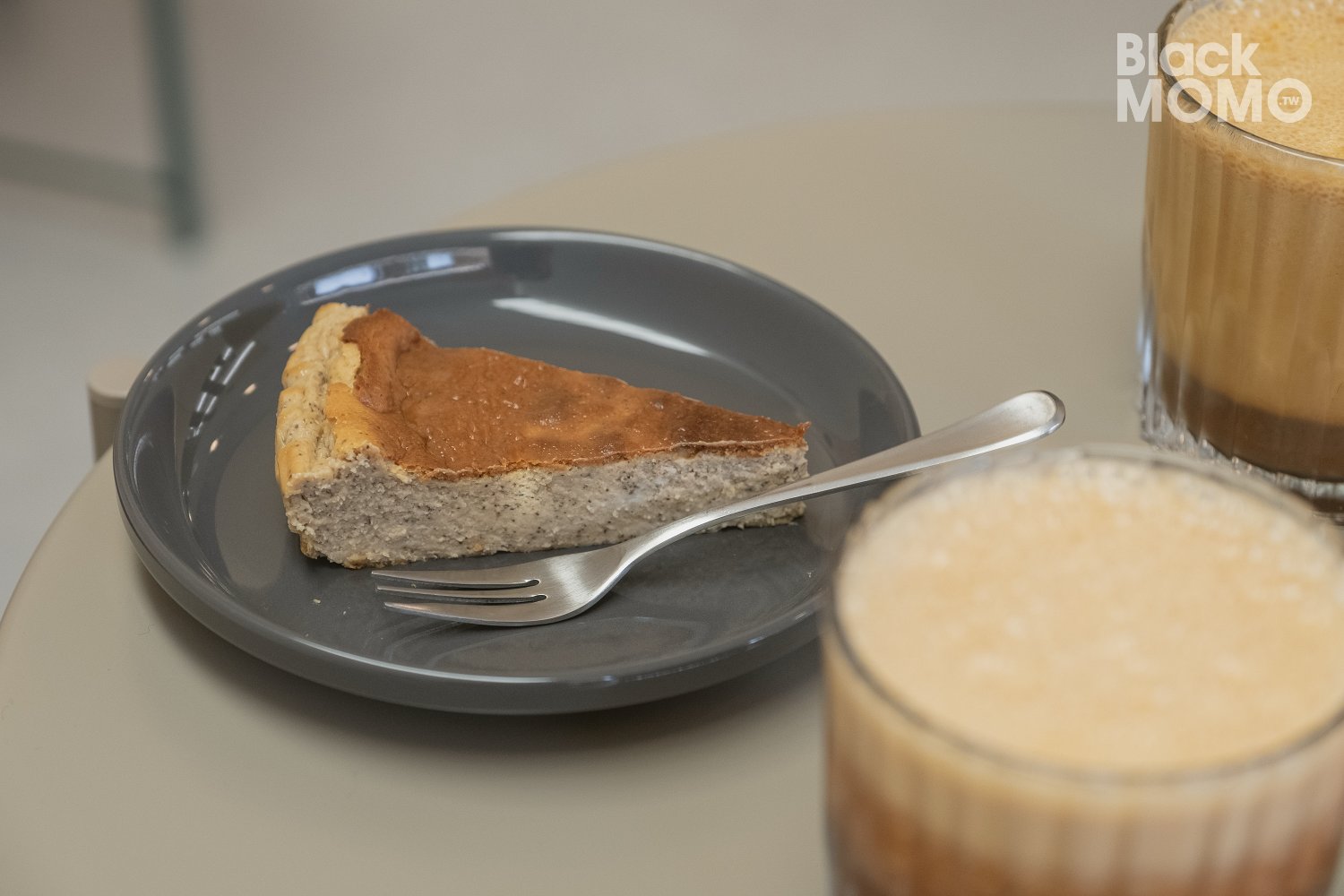 青埔|THE WORKS COFFEE・極簡澳式咖啡館,早晨八點就有好咖啡等你 THE WORKS COFFEE